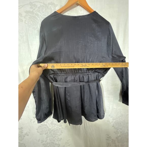 Torrid Babydoll Top 1 1X Gray Crepe Satin Belted Peplum Long Sleeve - Picture 8 of 9